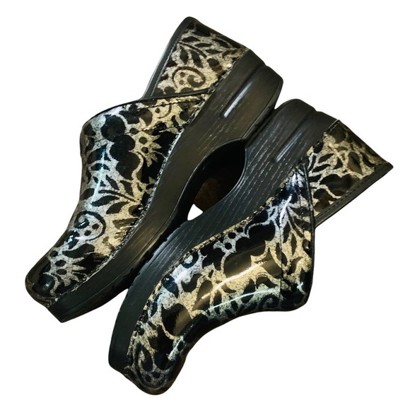 Dansko sz 41 Black & Silver floral Slip on Clogs - Picture 6 of 10